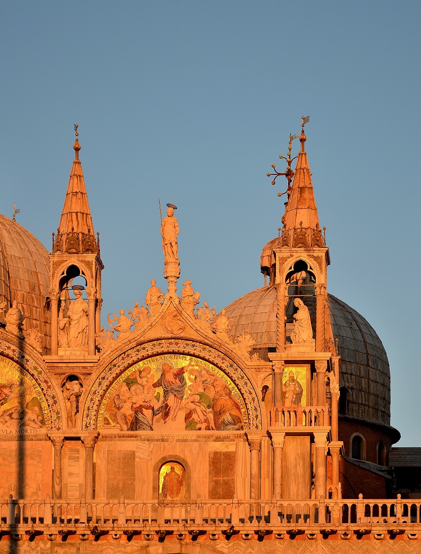 20 - La Basilique Saint Marc au soleil couchant