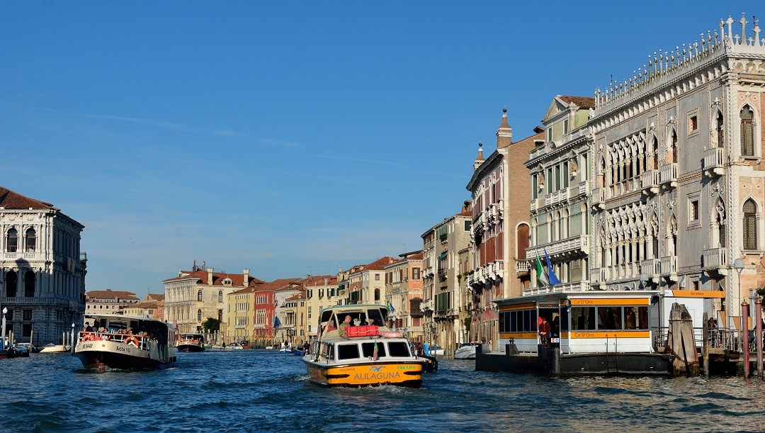 101 - Sur le Grand Canal en traghetto