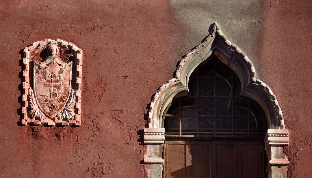 102 - Décor de façade