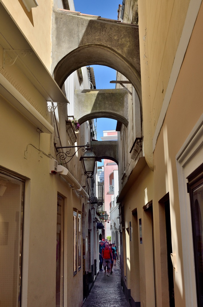136 - Capri - Une ruelle