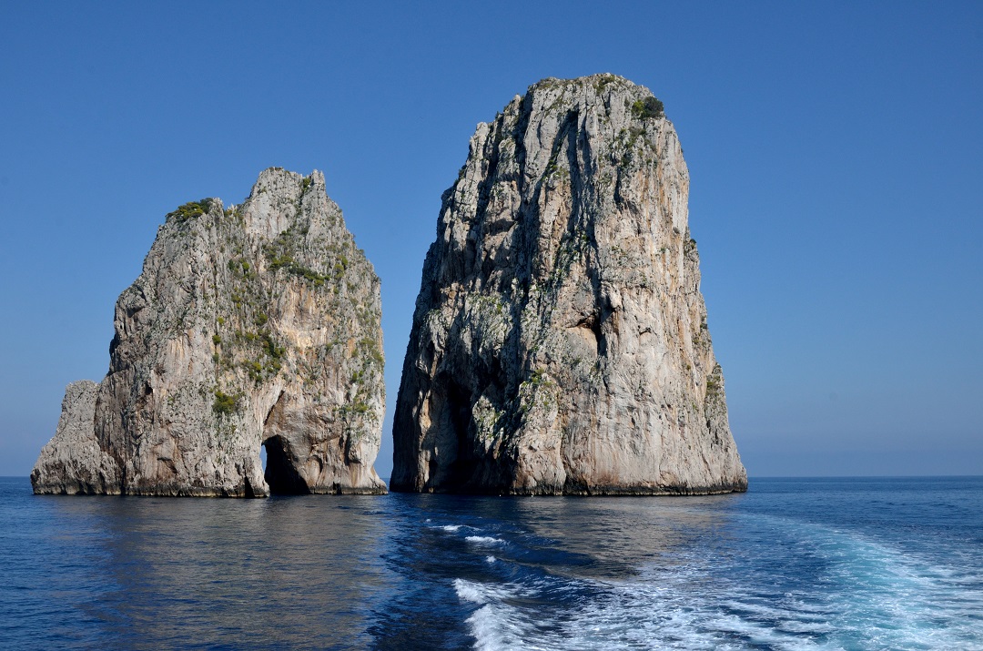 140 - Capri - Les Faraglioni