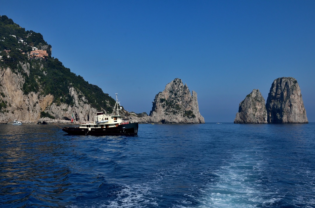 141 - Capri - Les Faraglioni