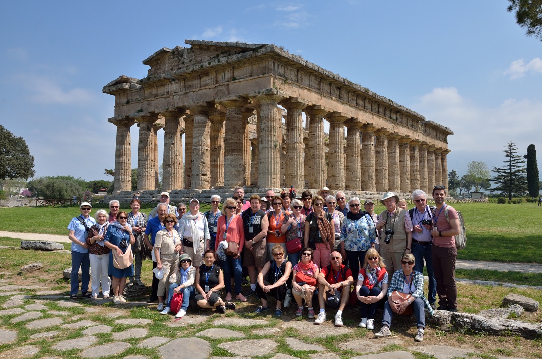 147 - Paestum - Devant le second temple d'Haténa