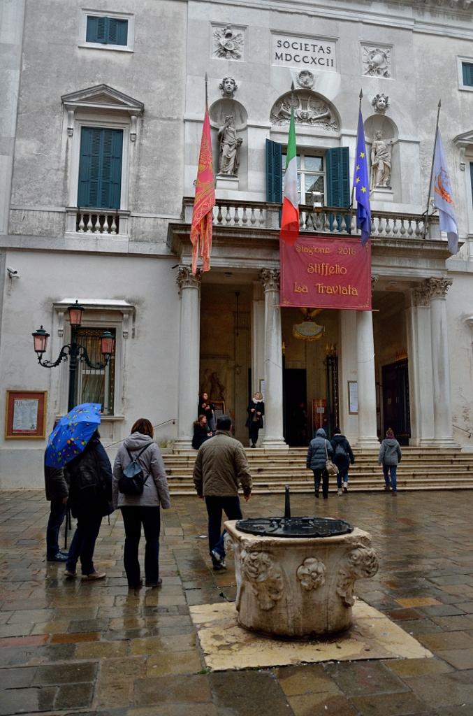 49 - La Fenice . L'entrée