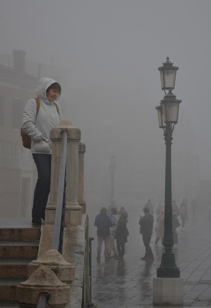 51 - La Riva degli Schiavoni dans la brume . Gaby