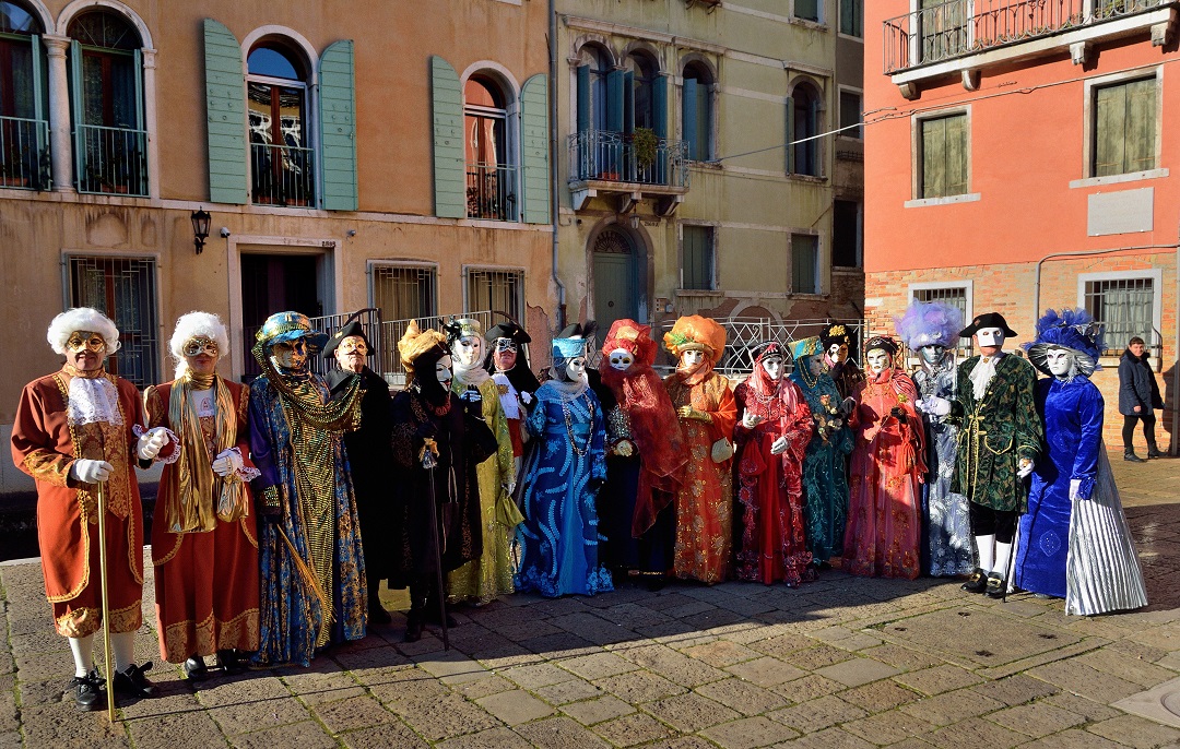 90 - La Dante costumée