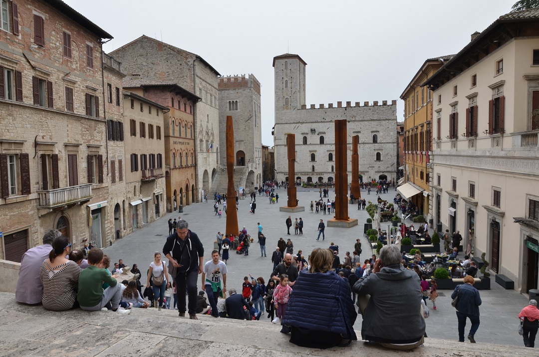 92 - Todi - Place du peuple