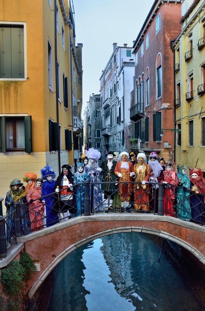 94 - La Dante Costumée